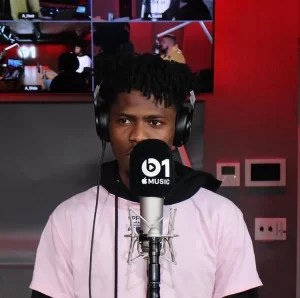 Kwesi Arthur – Ashawo Season ft. Ground Up Chale