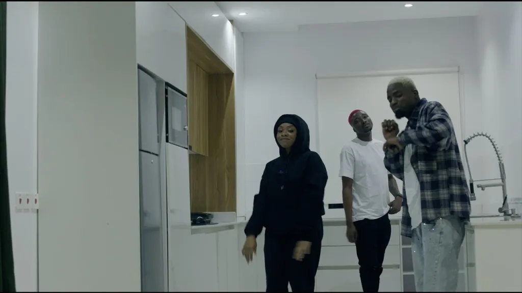 Ajebo Hustlers – In Love ft. Fave Video