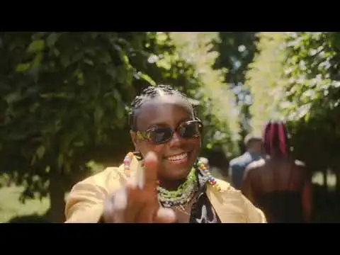 Teni – Little Love I Love Video